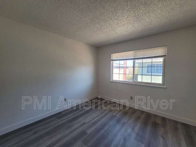 Building Photo - 75 Nedra Ct