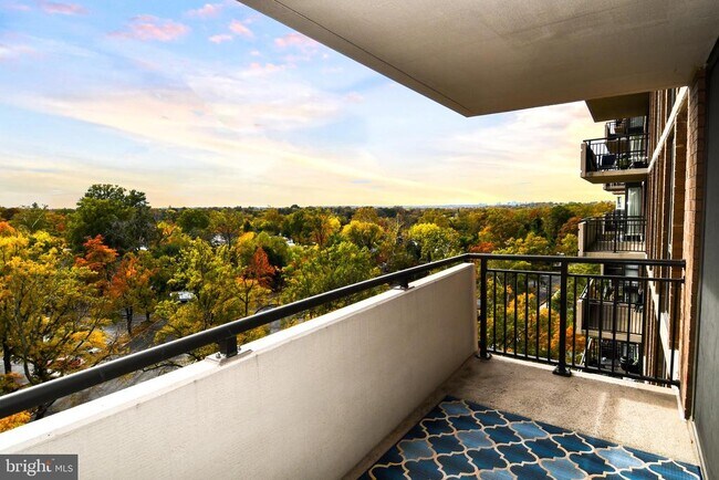 Building Photo - 4620 N Park Ave