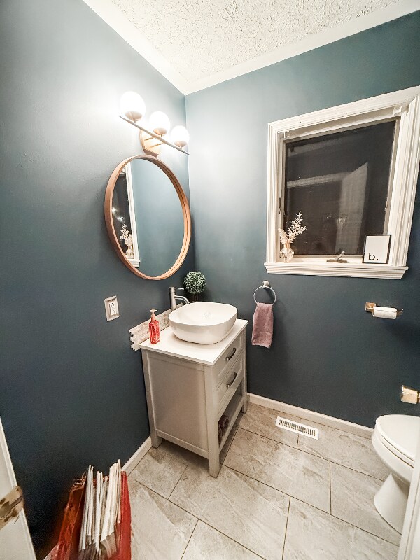 Building Photo - 102 Longfellow Close