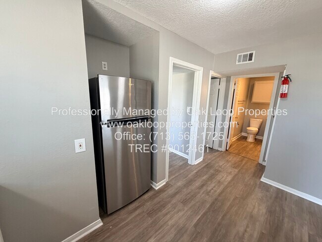 Building Photo - 1414 East Ave