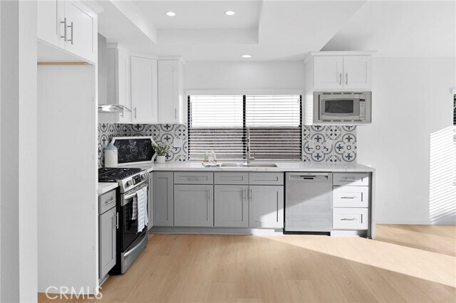 Building Photo - 11 Hunter