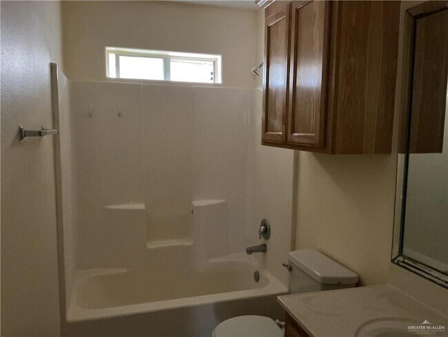 Building Photo - 4008 Parkplace Ave