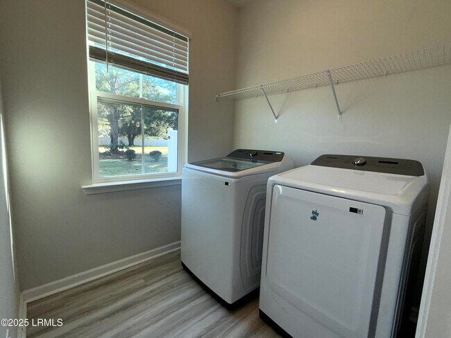 Building Photo - 1069 S Innovation Dr