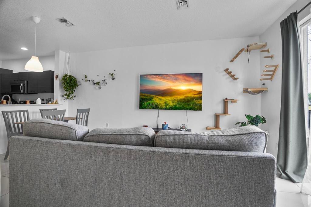 Building Photo - 3429 NW 13th St