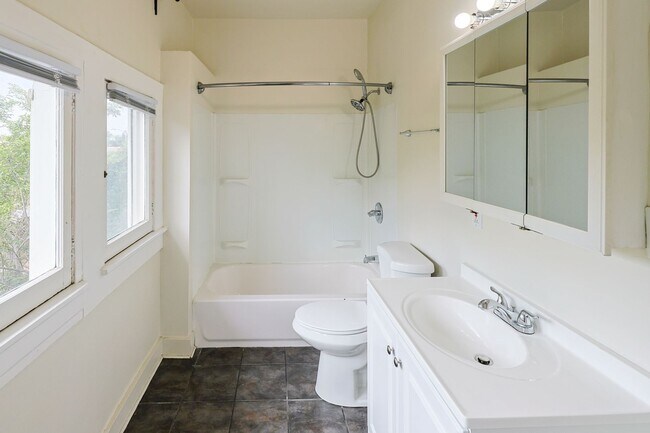 Building Photo - The Carina Victorian Home near the Row!