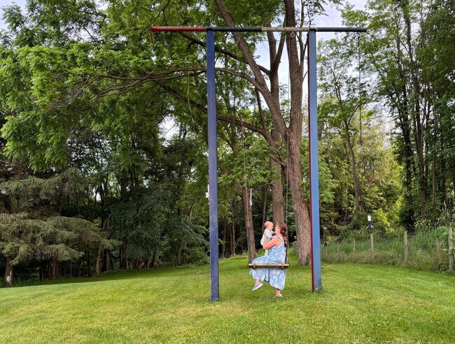 Building Photo - 56500 Penn Rd