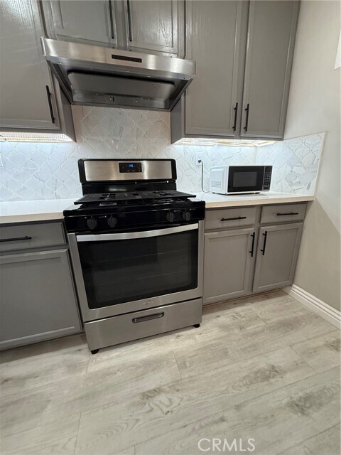 Building Photo - 436 N Placer Privado