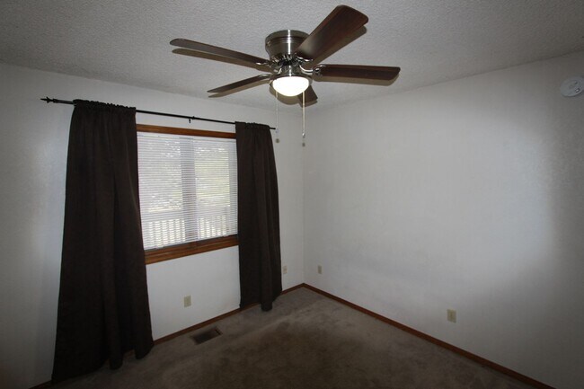 Building Photo - 1BR Country Club Condo | Large Deck + In-Unit Washer & Dryer