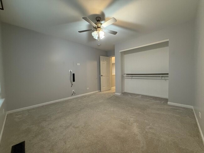 Building Photo - 433 Acushnet St