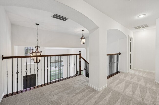 Building Photo - 11295 Apple Valley Dr