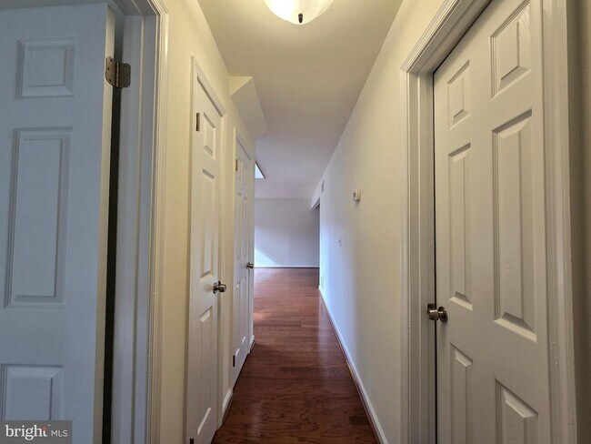 Building Photo - 68 Liberto Ln