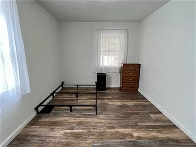 Building Photo - Fantastic Home