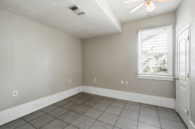 Building Photo - 3412 Brady Ave