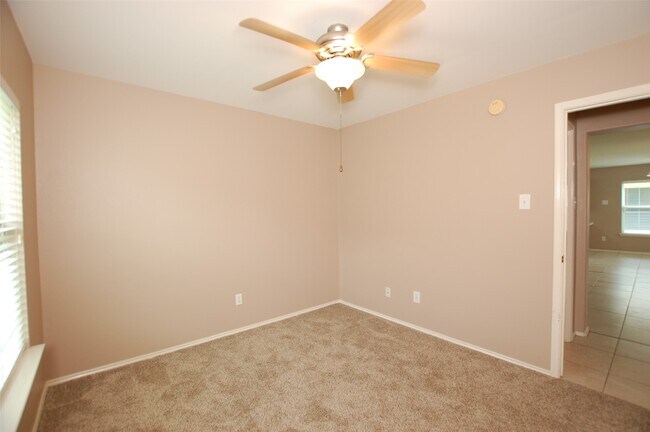 Building Photo - 4711 Buescher Ct