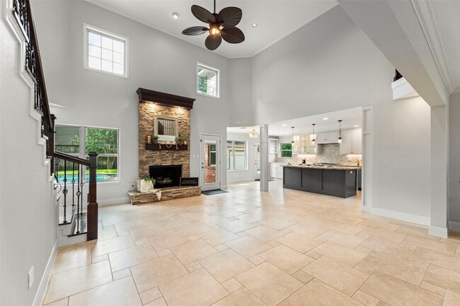 Building Photo - 14115 River Forest Dr