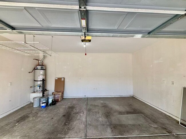 Building Photo - 2376 Summer Home St