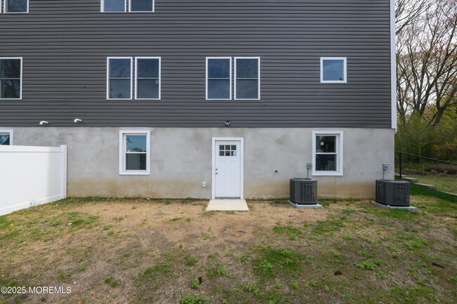 Building Photo - 314 Bordentown Ave