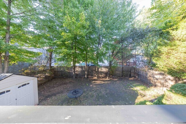 Building Photo - 7 Alcott St