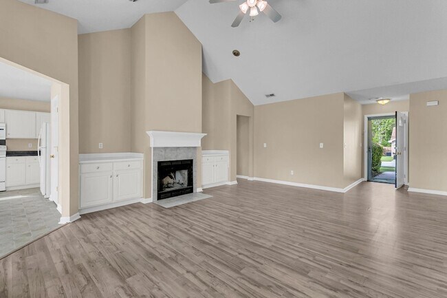 Building Photo - 1004 Cobblestone Blvd