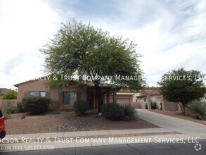 Building Photo - 3 Bedrooms - 3 Bathrooms - Oro Valley