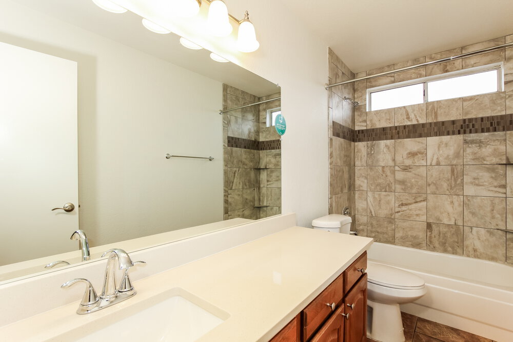 Building Photo - 7827 W Shangri La Rd