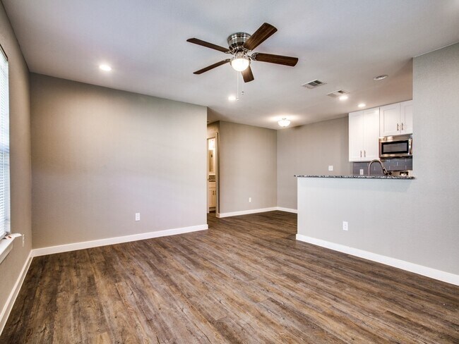 Building Photo - 8106 Tanner Ave
