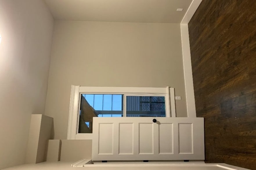 Building Photo - 1803 S Weller St