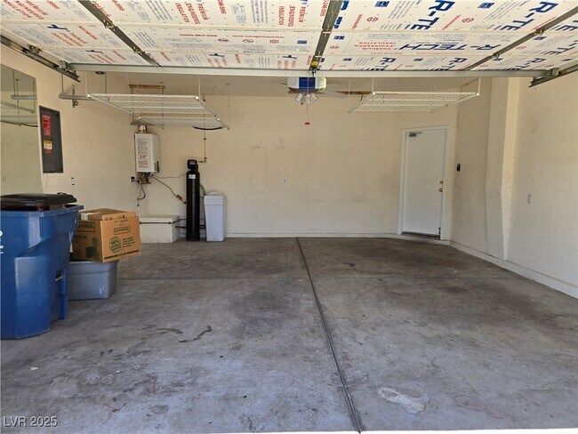 Building Photo - 221 Palmarosa St