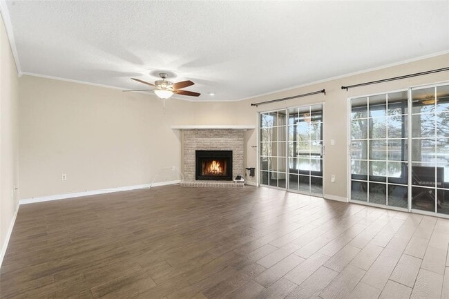 Building Photo - 2201 Coach House Blvd