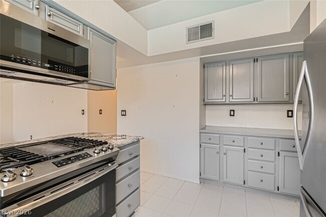 Building Photo - 1779 Yellowwood Dr