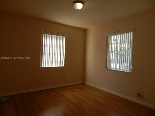 Building Photo - 1841 SW 37th Ave