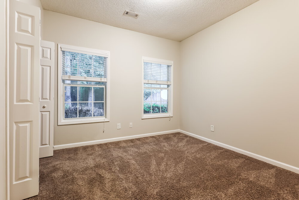 Building Photo - 329 Westhill Dr
