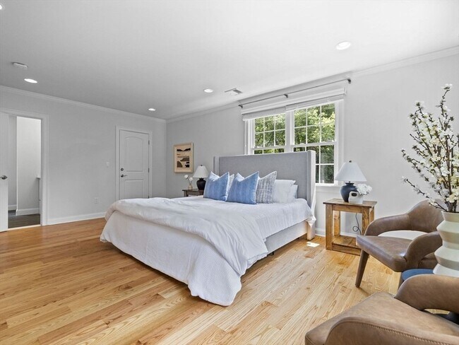 Building Photo - 93 W Goulding St