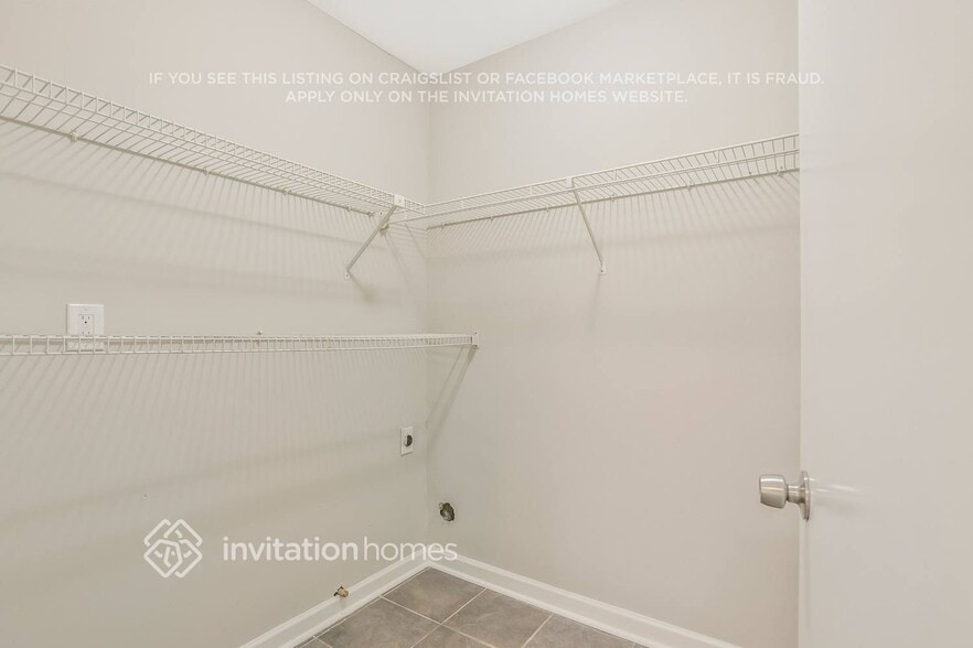 Building Photo - 1356 Gray Rock Dr