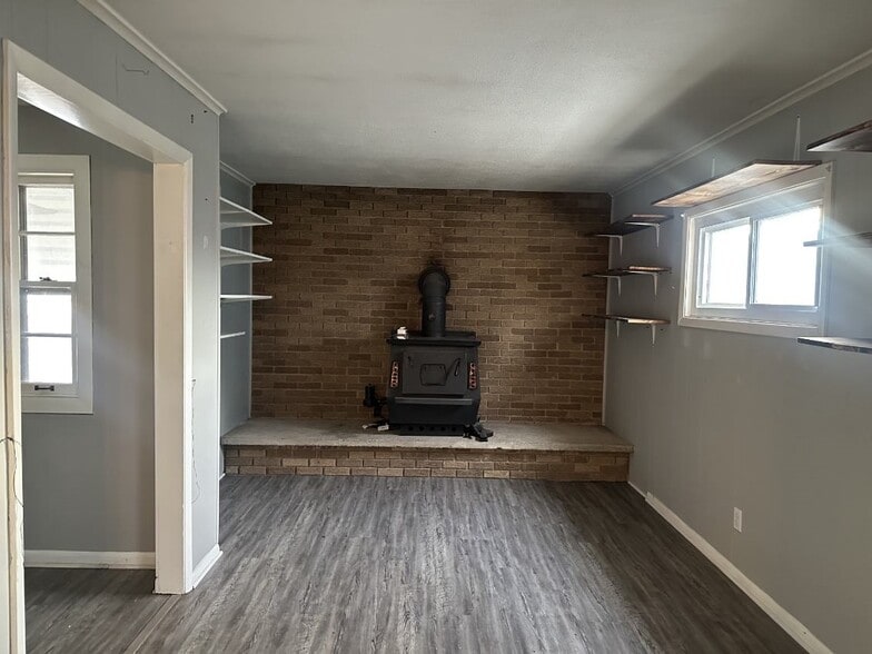 Building Photo - 610 Salisbury Rd