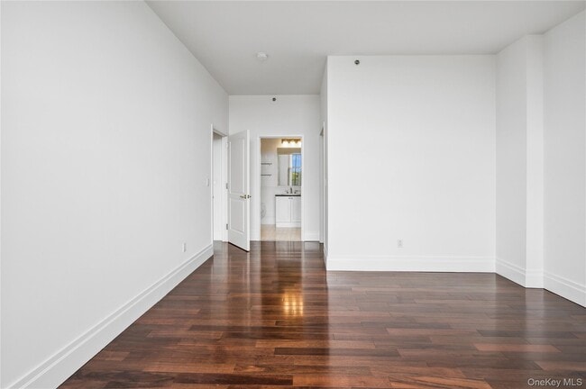 Building Photo - 1 Scarsdale Rd