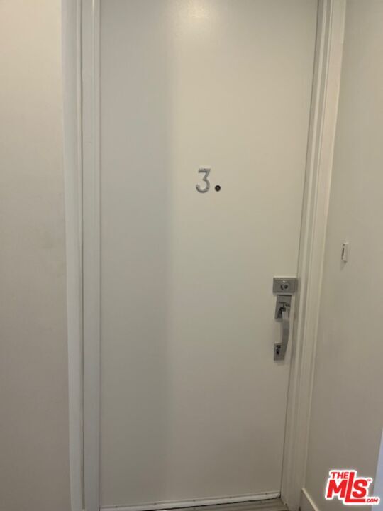 Building Photo - 1445 S Fairfax Ave