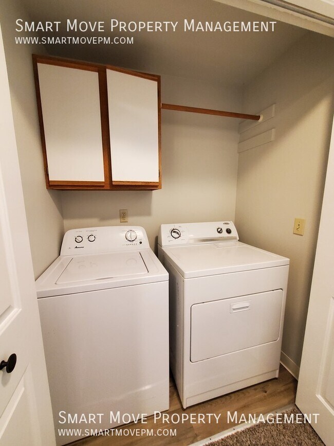 Building Photo - 2574 S Sumac Ln