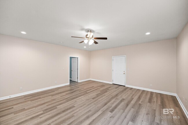 Building Photo - 3816 Chesterfield Ln