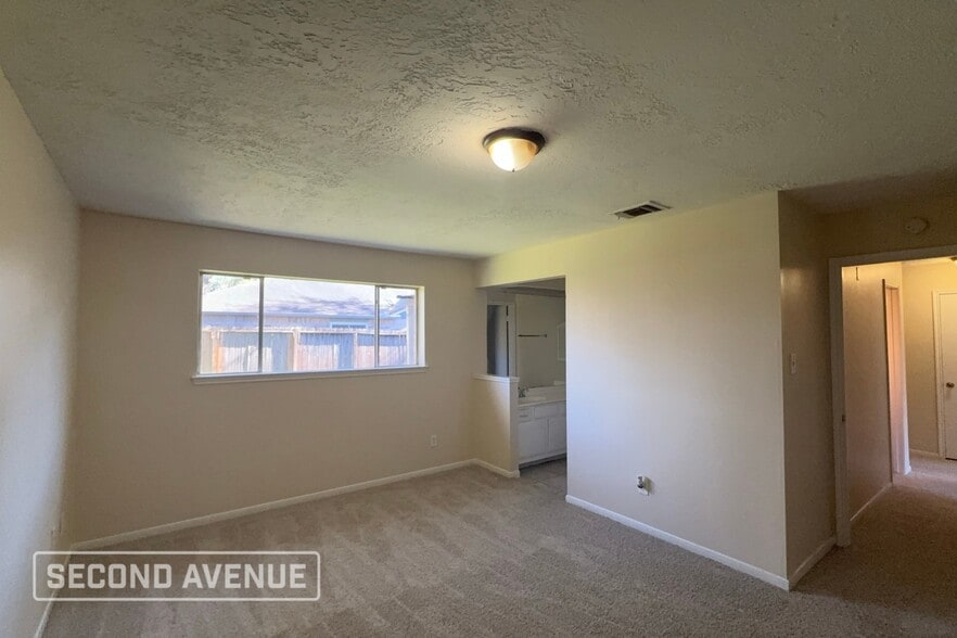 Building Photo - 7023 Foxhurst Ln