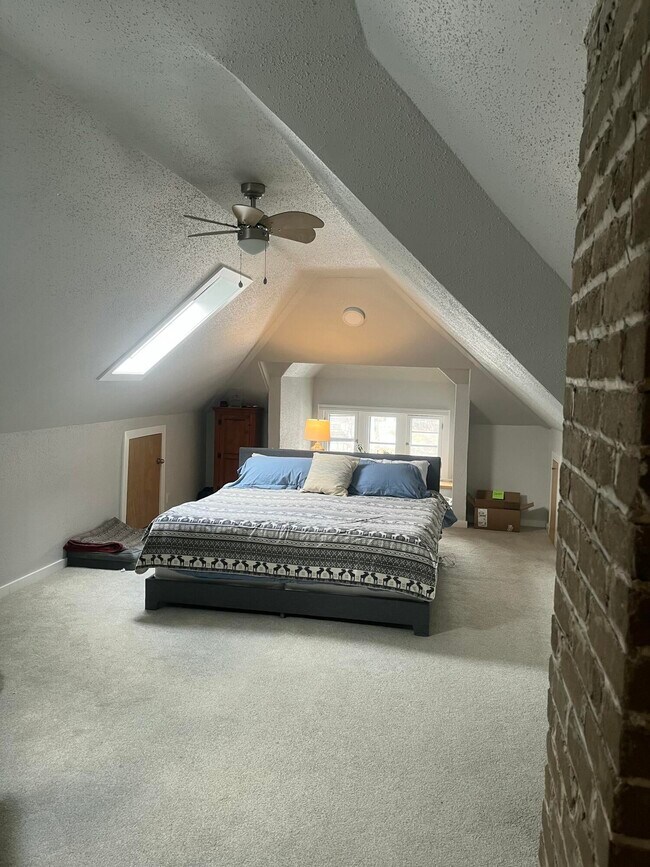 Building Photo - 5909 W Washington Blvd