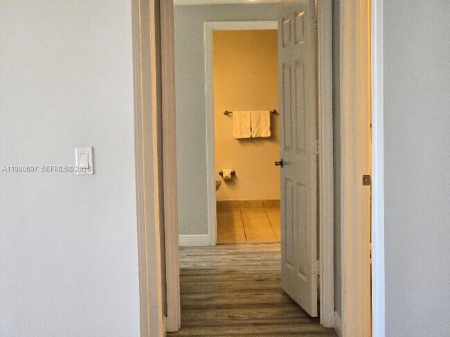 Building Photo - 888 Douglas Rd