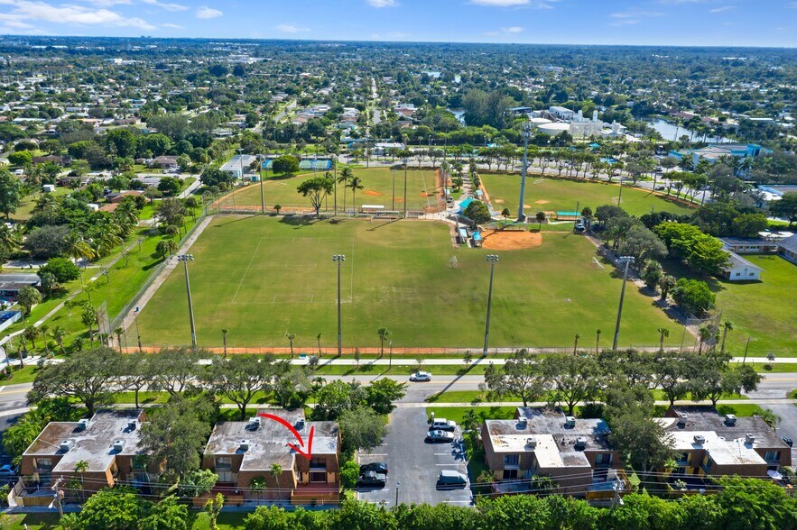 Building Photo - 226 Alemeda Dr