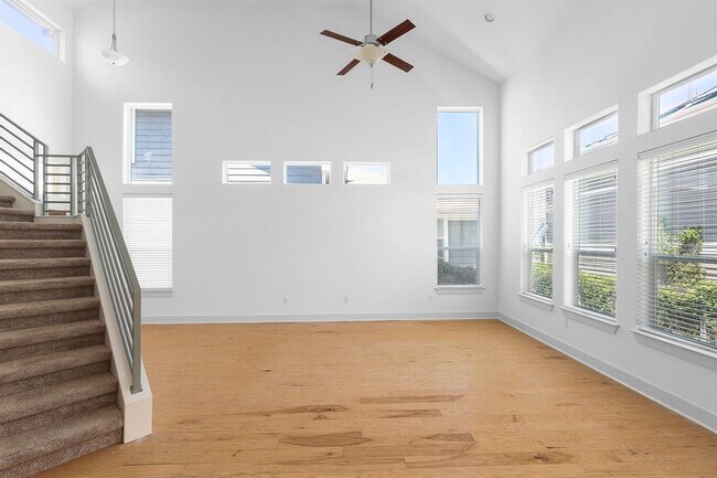 Building Photo - 7208 Bertram Ct