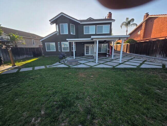 Building Photo - 22 Ridge Crest Cir