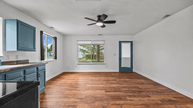 Building Photo - 3312-E 1/4 E 1/4 Rd