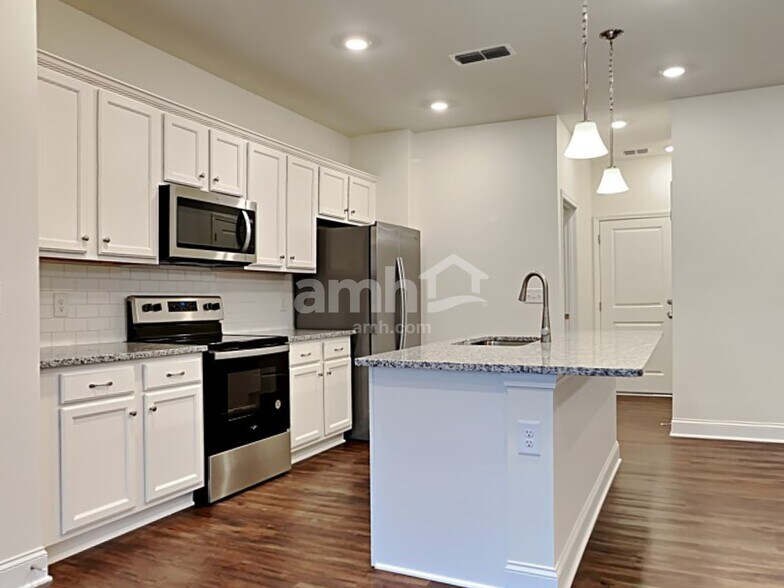 Building Photo - 817 Headland Way