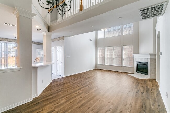 Building Photo - 511 Poplar Ln