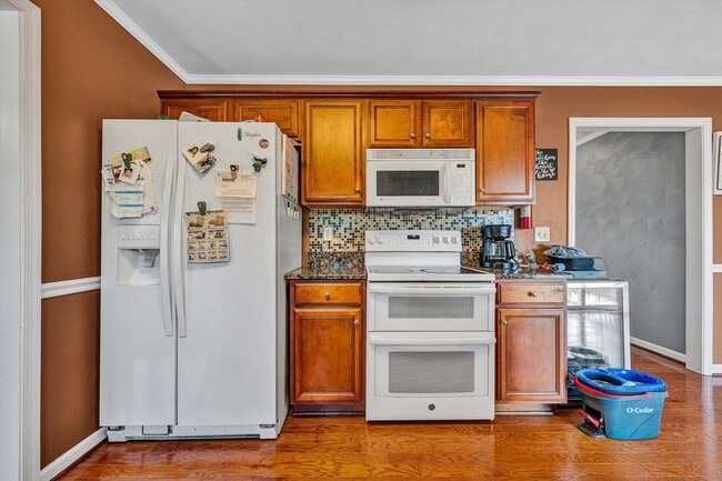 Building Photo - 221 Minnie Bell Ln