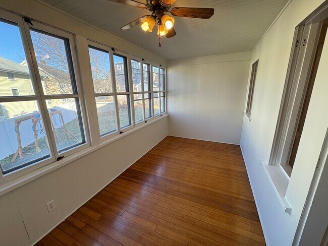 Building Photo - 121-123-123 Hammond Rd